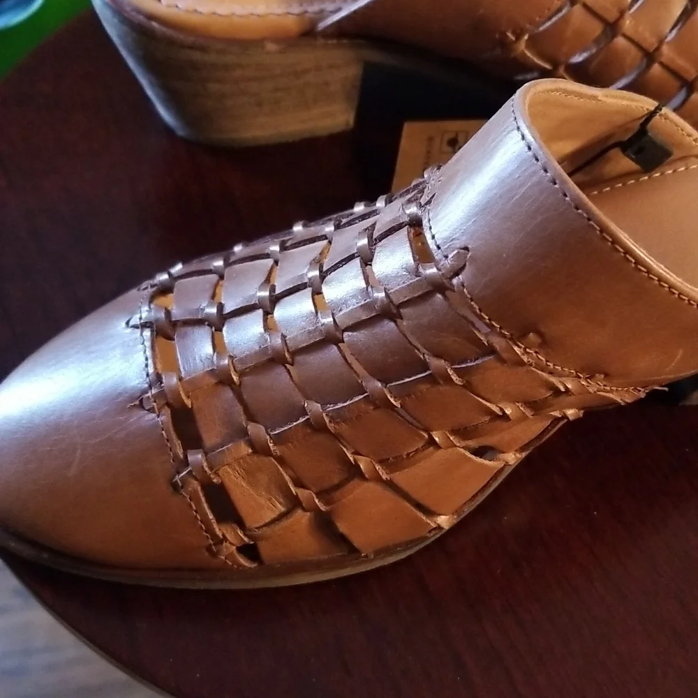 Crevo brown leather memory foam shoes. - Picture 4 of 4